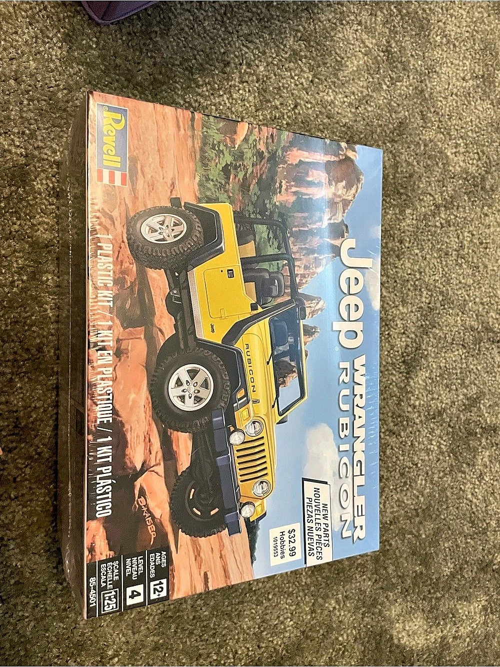 Revell Jeep Wrangler Rubicon Model Kit